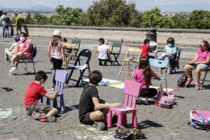 Los colegios en Italia preparan regreso. Normas nuevas para el examen final de la escuela media