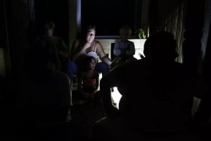 All&#039;Avana torna l&#039;elettricità per il 50% dei residenti Dopo 48 ore di black out totale
