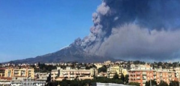 Le eruzioni dell'Etna come valvola di sfogo della placca africana