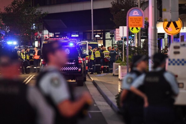 Terrore a Sydney dopo un attacco in un centro commerciale, 6 morti. Ucciso dalla polizia l'aggressore. 'Non &egrave; terrorismo'
