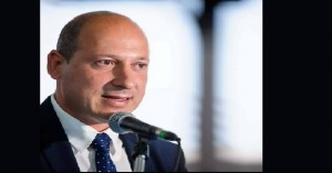 Taranto - Comune, Gianni Azzaro &laquo;Sinergia tra Giunta e maggioranza al Consiglio comunale per il salto di qualit&agrave;&raquo;